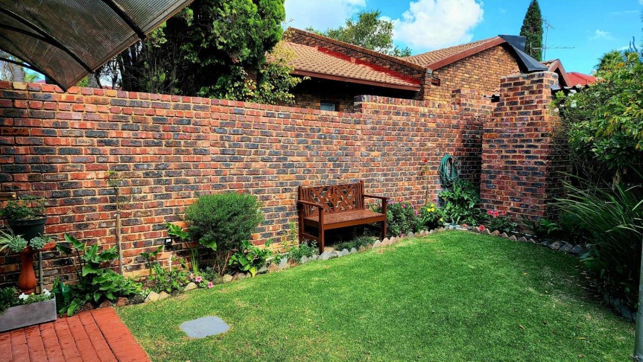 Lavender Villa No Loadshedding Kempton Park Extérieur photo